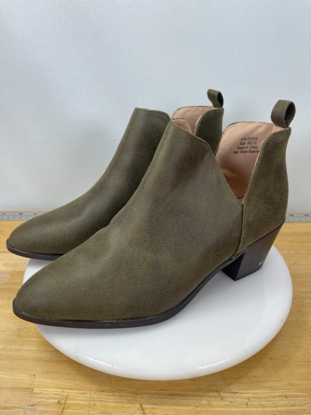Womens Kohl's WD Lola S Green Ankle Boots Size 10 Wide Pull On Booties